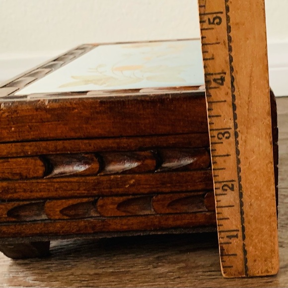 Wooden box with ceramic tiles on the top - Picture 5 of 12